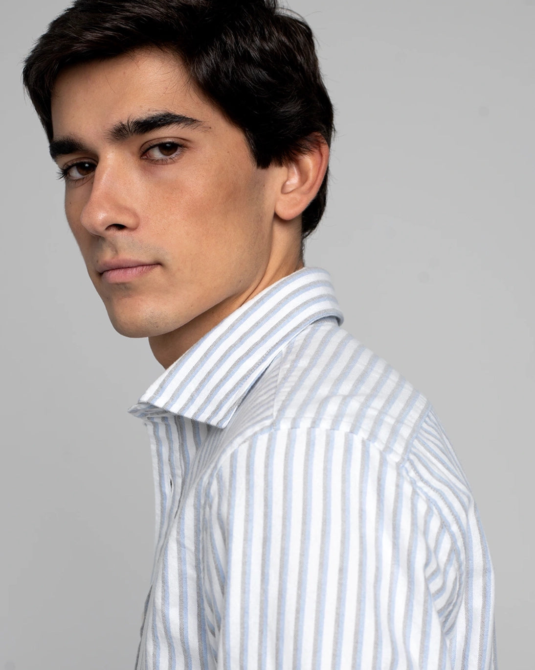 CAMISA BLANCA CON DOBLE RAYA