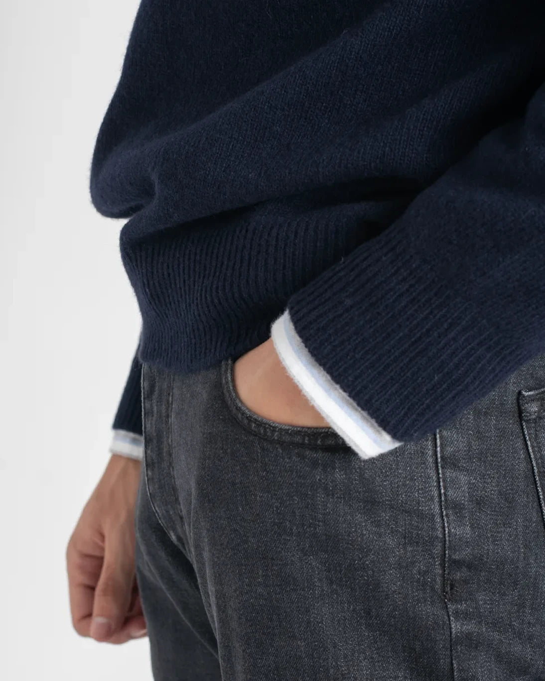 JERSEY CUELLO CAJA AZUL MARINO