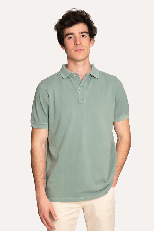 Polo manga corta verde de la marca Tway.