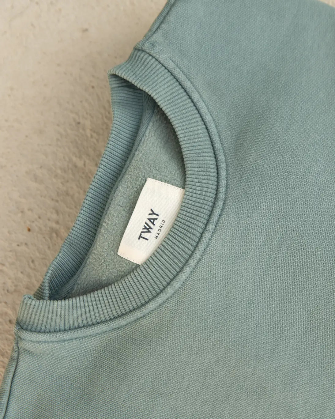 GREEN BOX NECK SWEATSHIRT