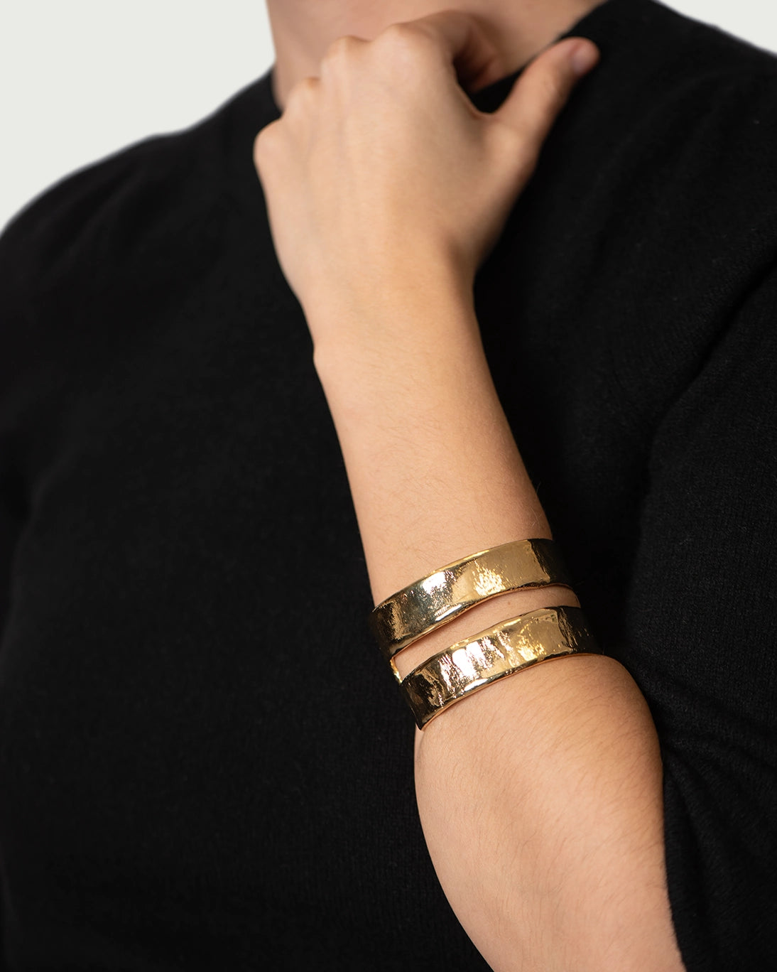 PULSERA RÍGIDA BAÑO ORO