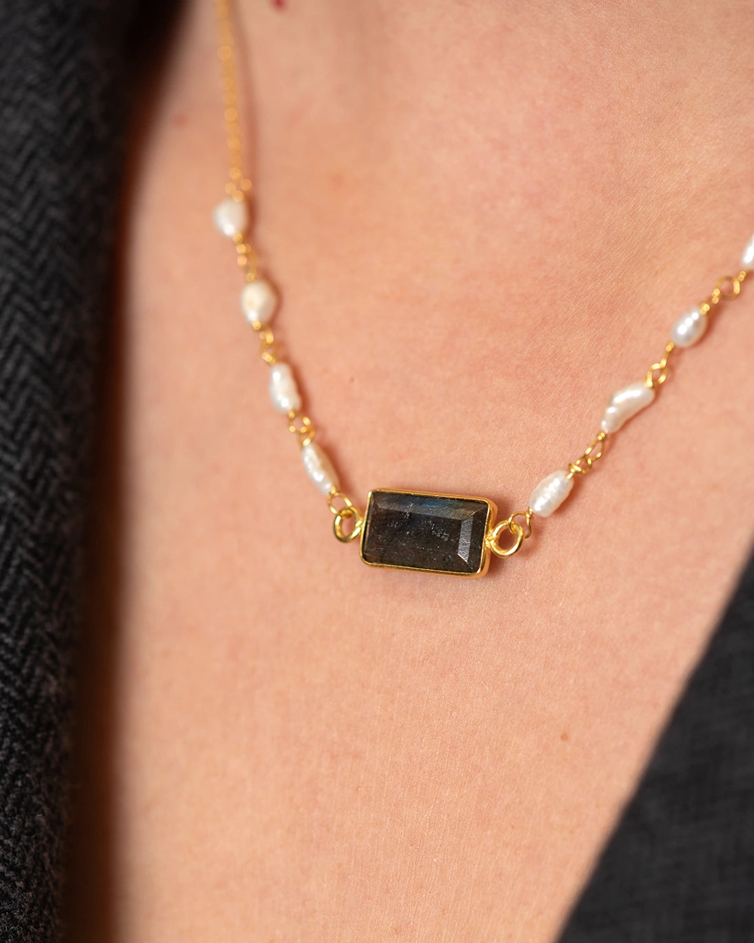 CADENA LABRADORITA Y PERLAS