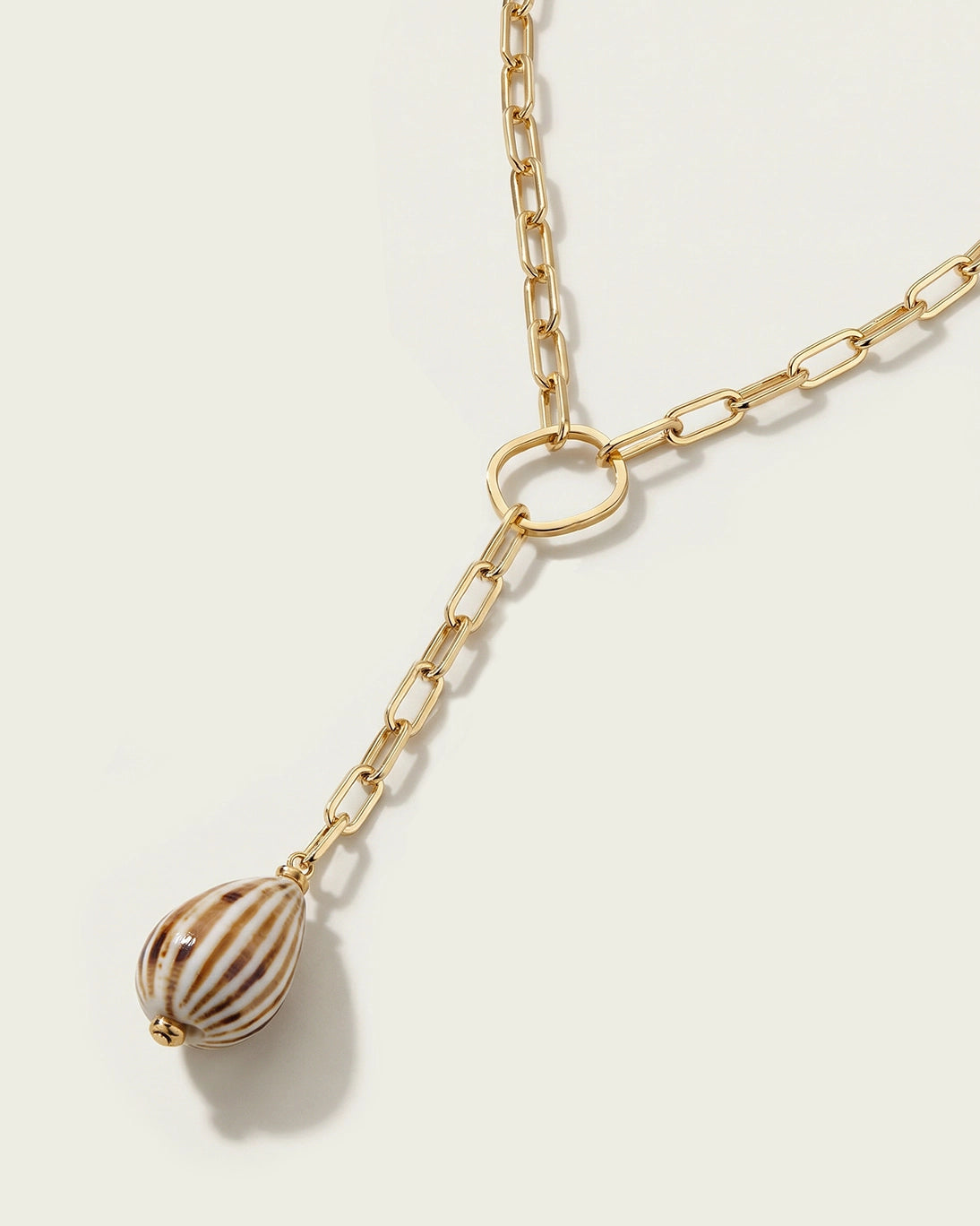 COLLAR LARGO COLGANTE BEIGE