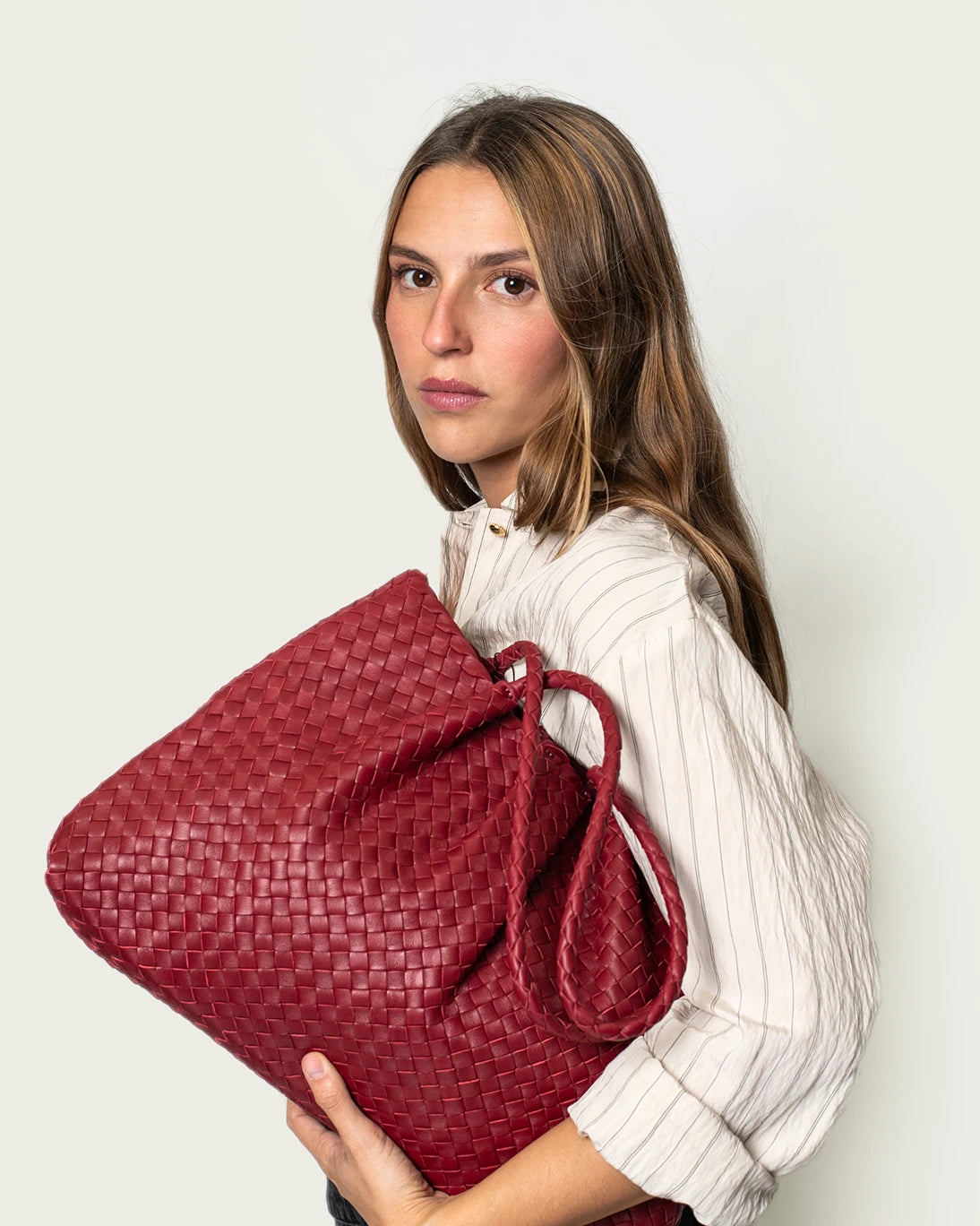 BURGUNDY BRAIDED LEATHER BAG