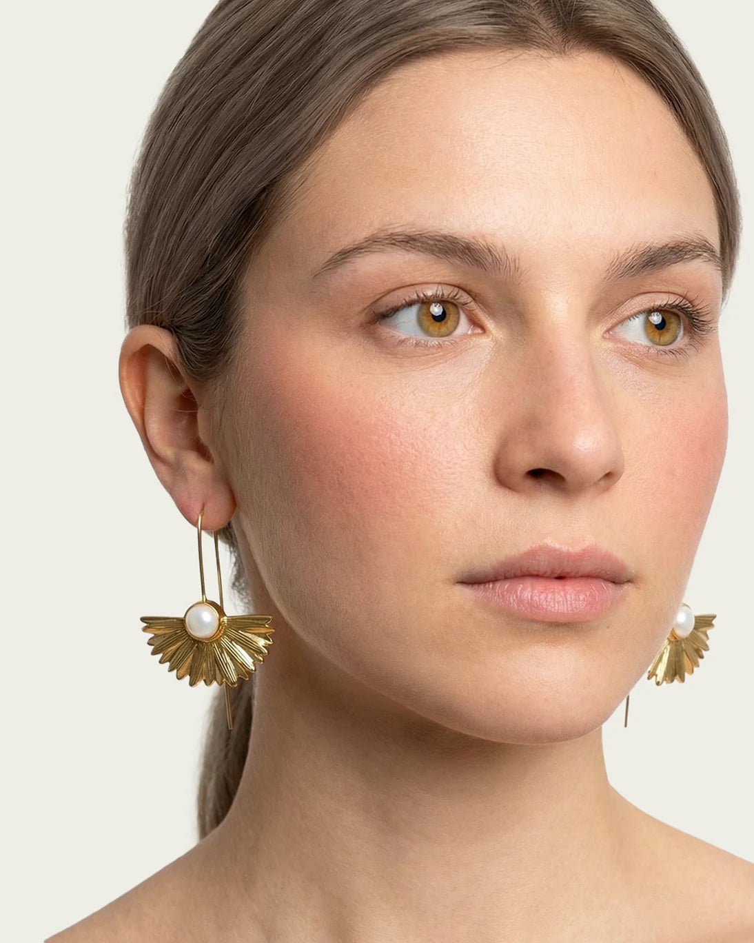 PENDIENTES ABANICO DORADO