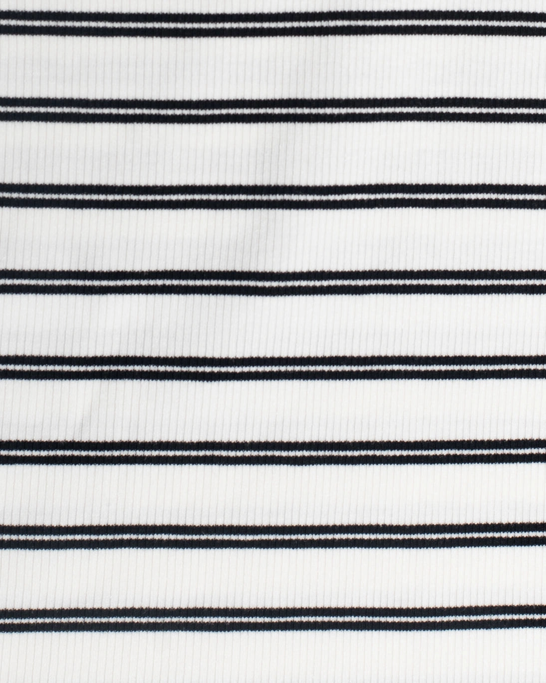 CAMISETA NIKKIA NEGRA