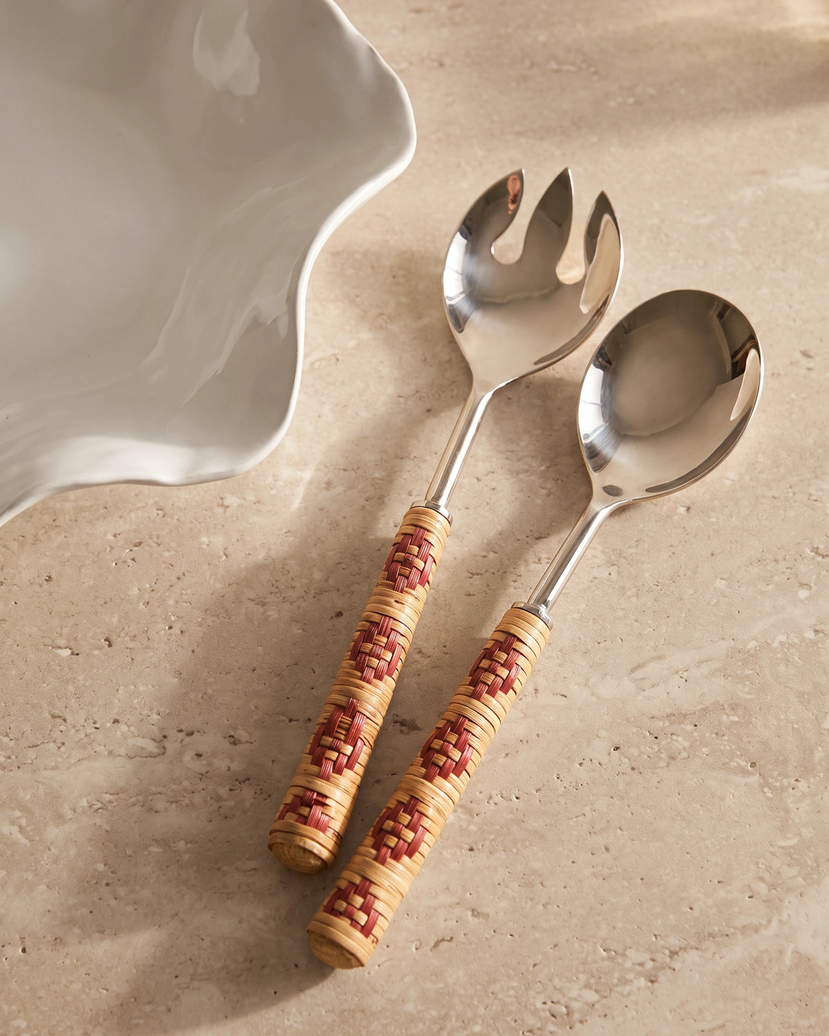 SET CUBIERTOS SERVIR MANGO RAFIA ROJO