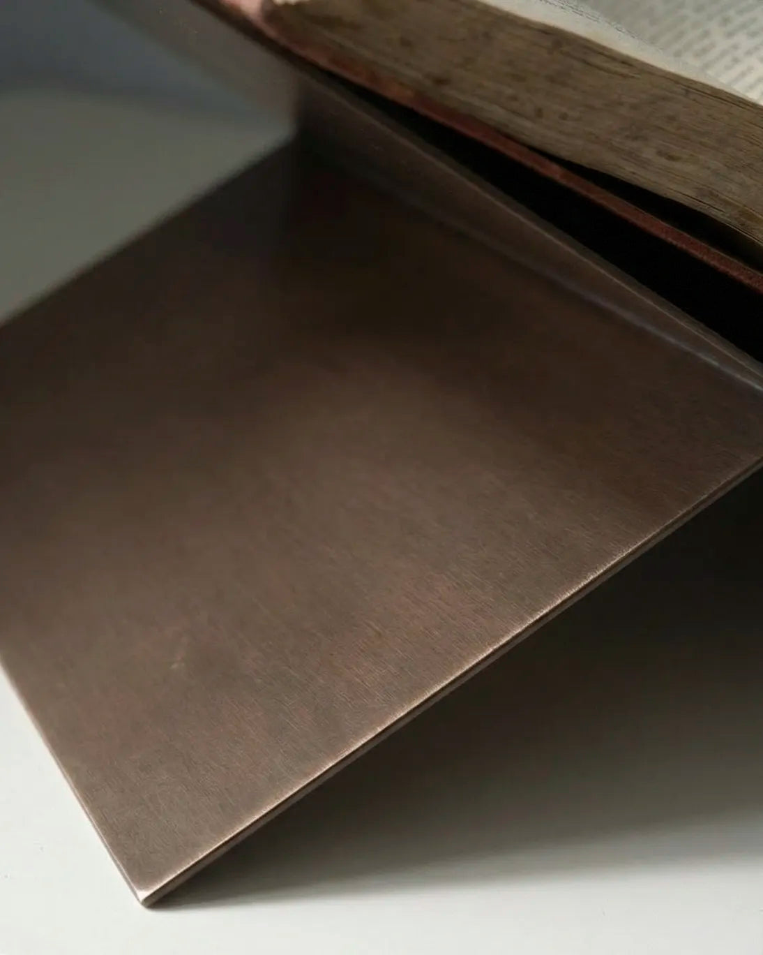 BOOK STAND 35X37X15 CM