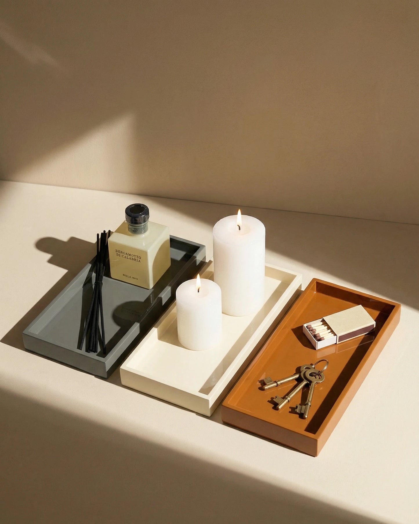 BANDEJA LACADA GRIS 30X15CM