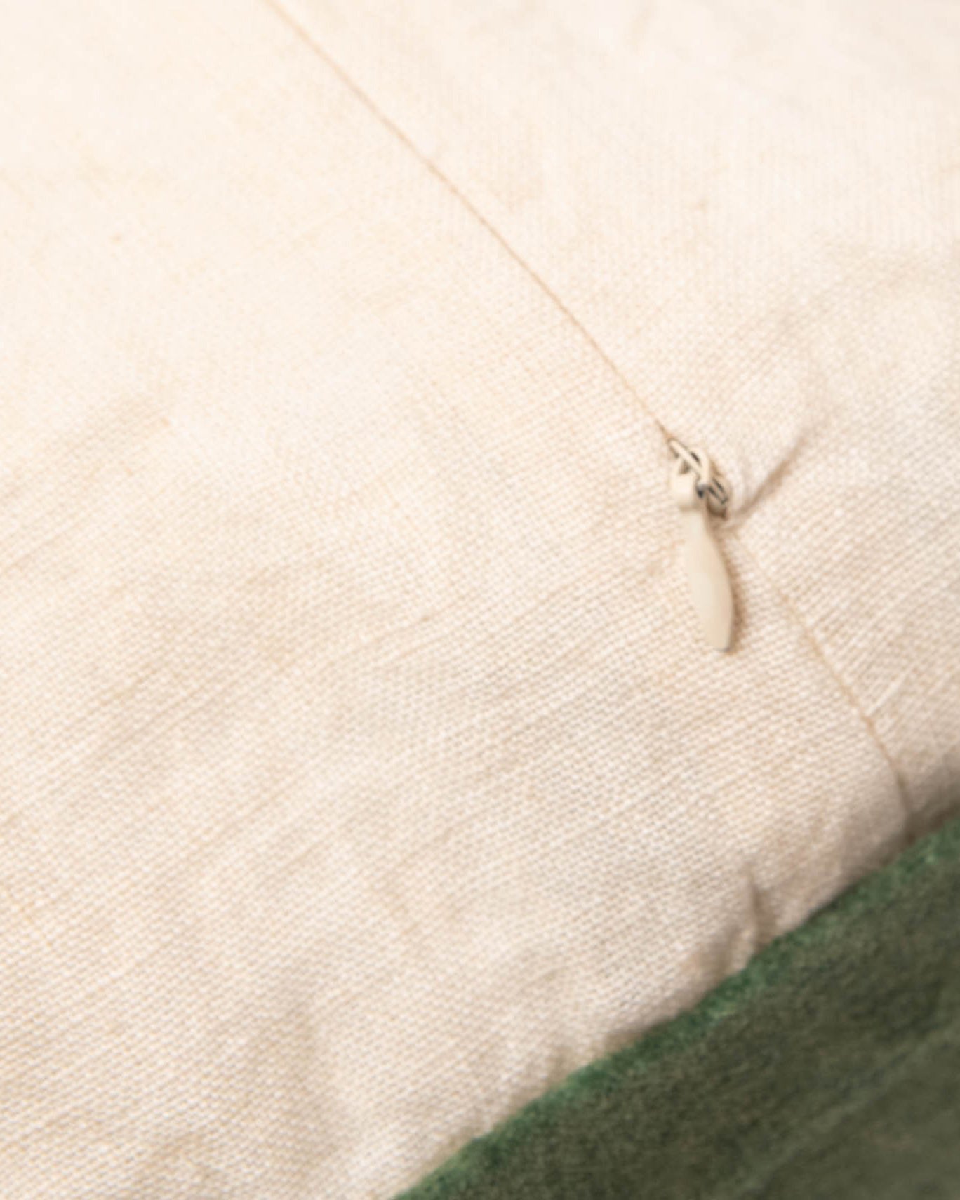 ALMOHADON BORDERS 40x60 CM