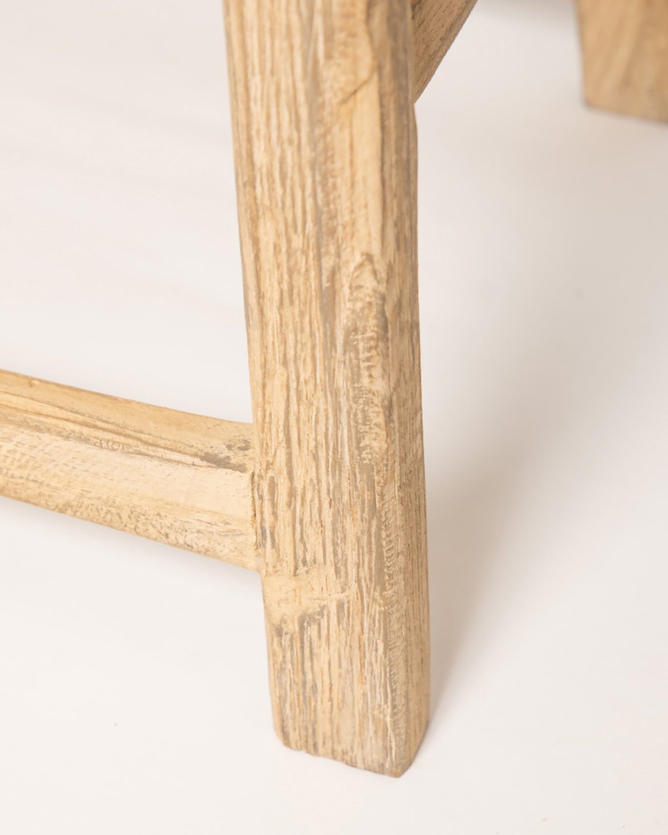 TABURETE MADERA ARGUN