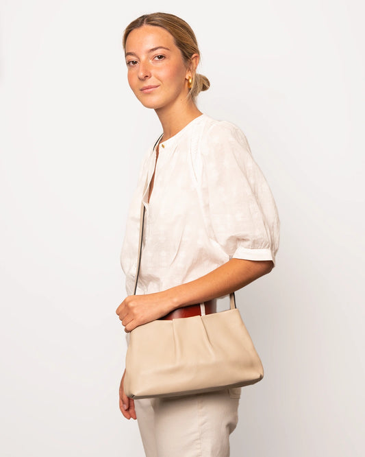 Bolso de piel de Naterra.
