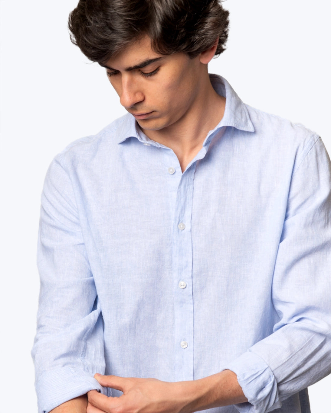 BLUE AND WHITE STRIPED SHIRT