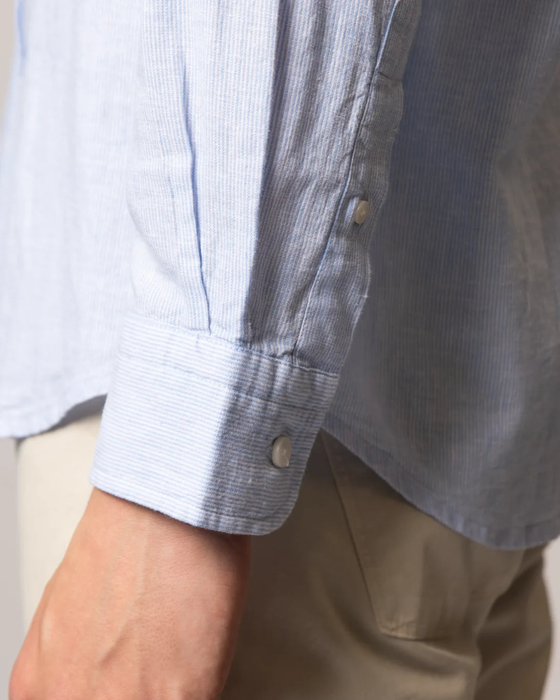 BLUE AND WHITE STRIPED SHIRT