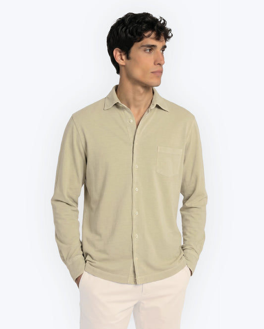 CAMISA BEIGE CON BOLSILLO