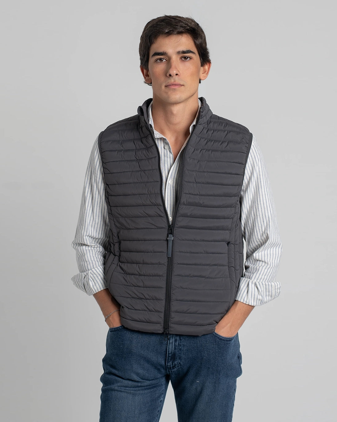 CHALECO ACOLCHADO GRIS