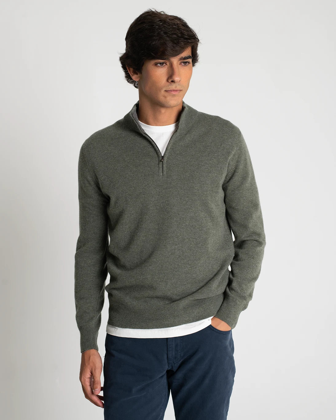 Jersey verde con el interior del cuello en gris de la marca Tway.