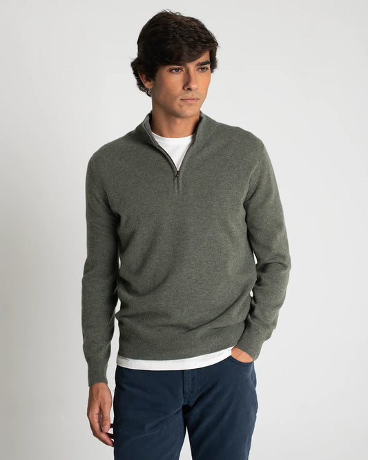 Jersey verde con el interior del cuello en gris de la marca Tway.