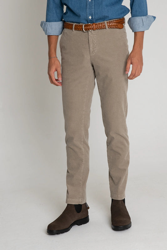 PANTALÓN CHINO PANA MARRÓN