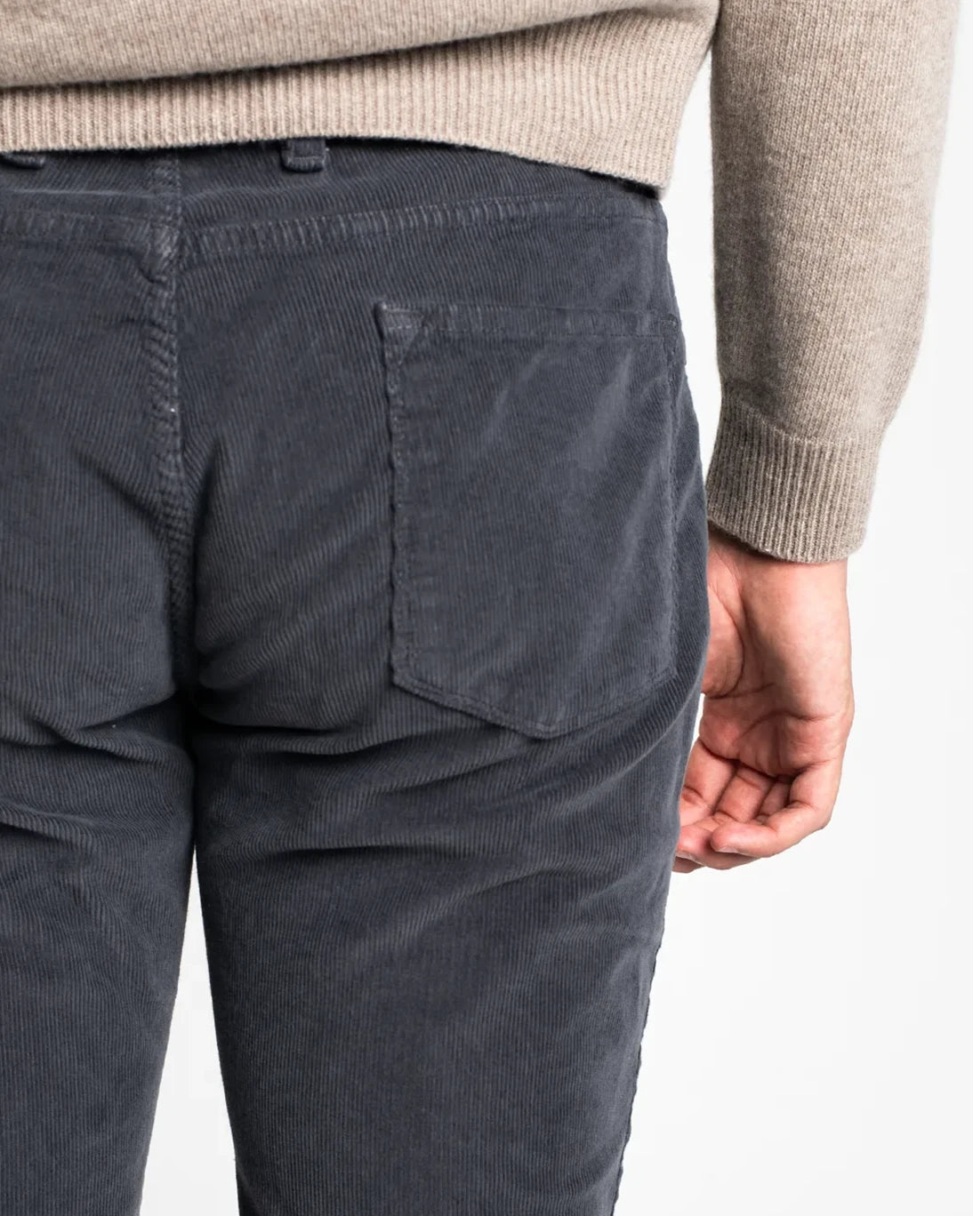 PANTALÓN 5 BOLSILLOS DE PANA GRIS