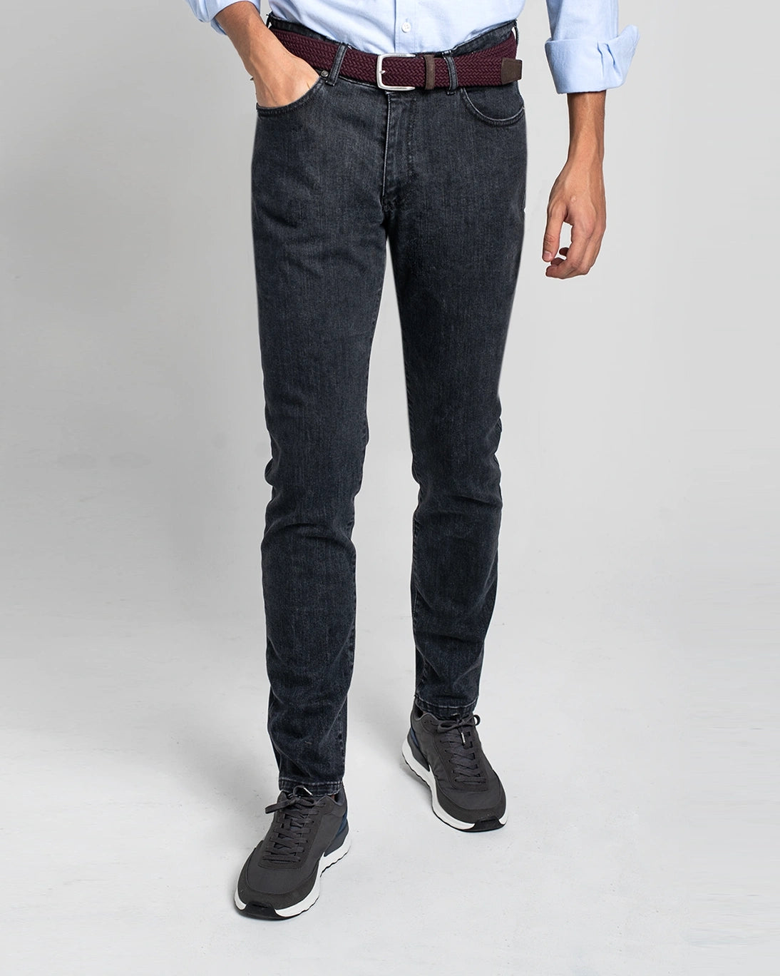 PANTALÓN VAQUERO NEGRO