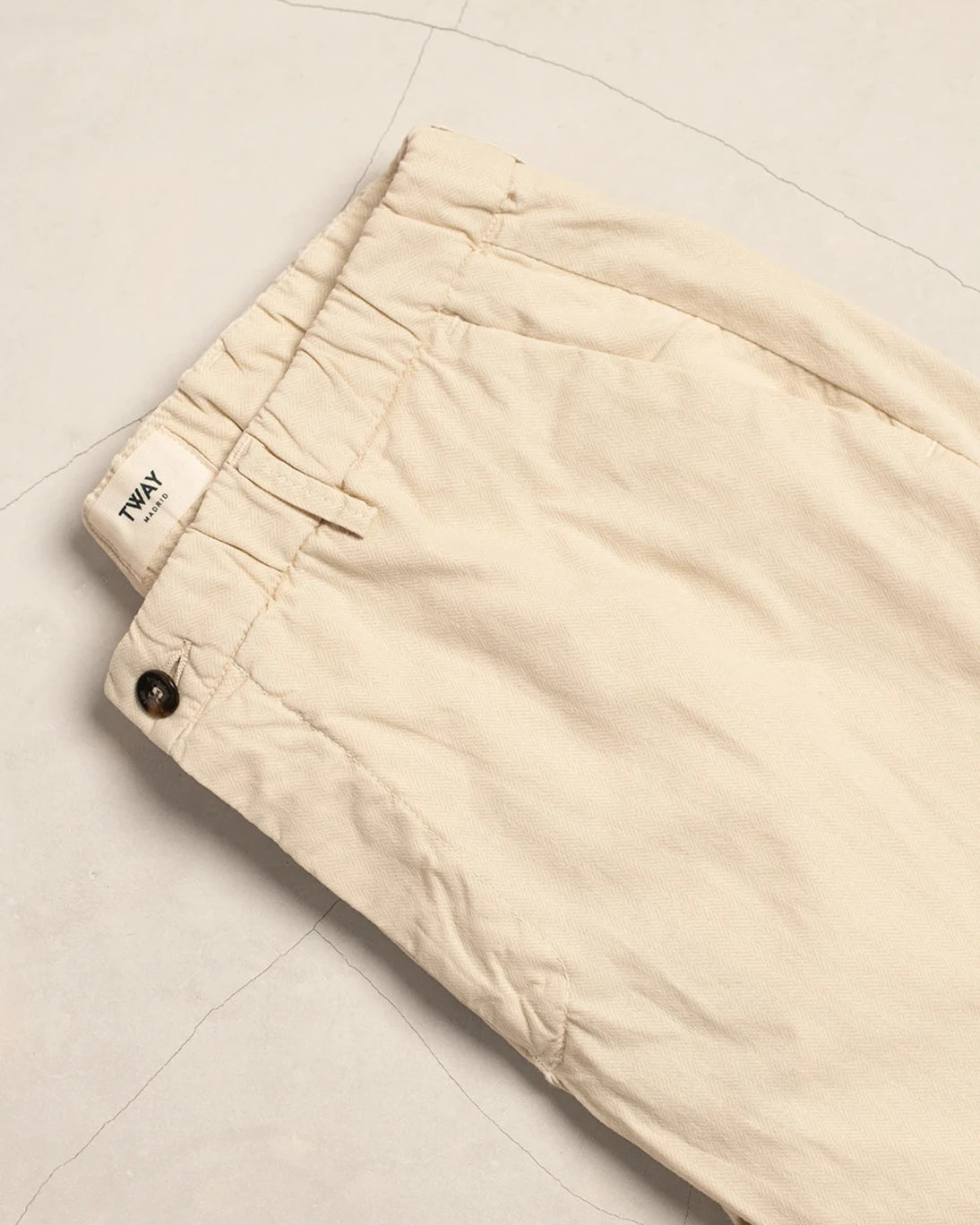 PANTALÓN CHINO LINO ESPIGA CRUDO