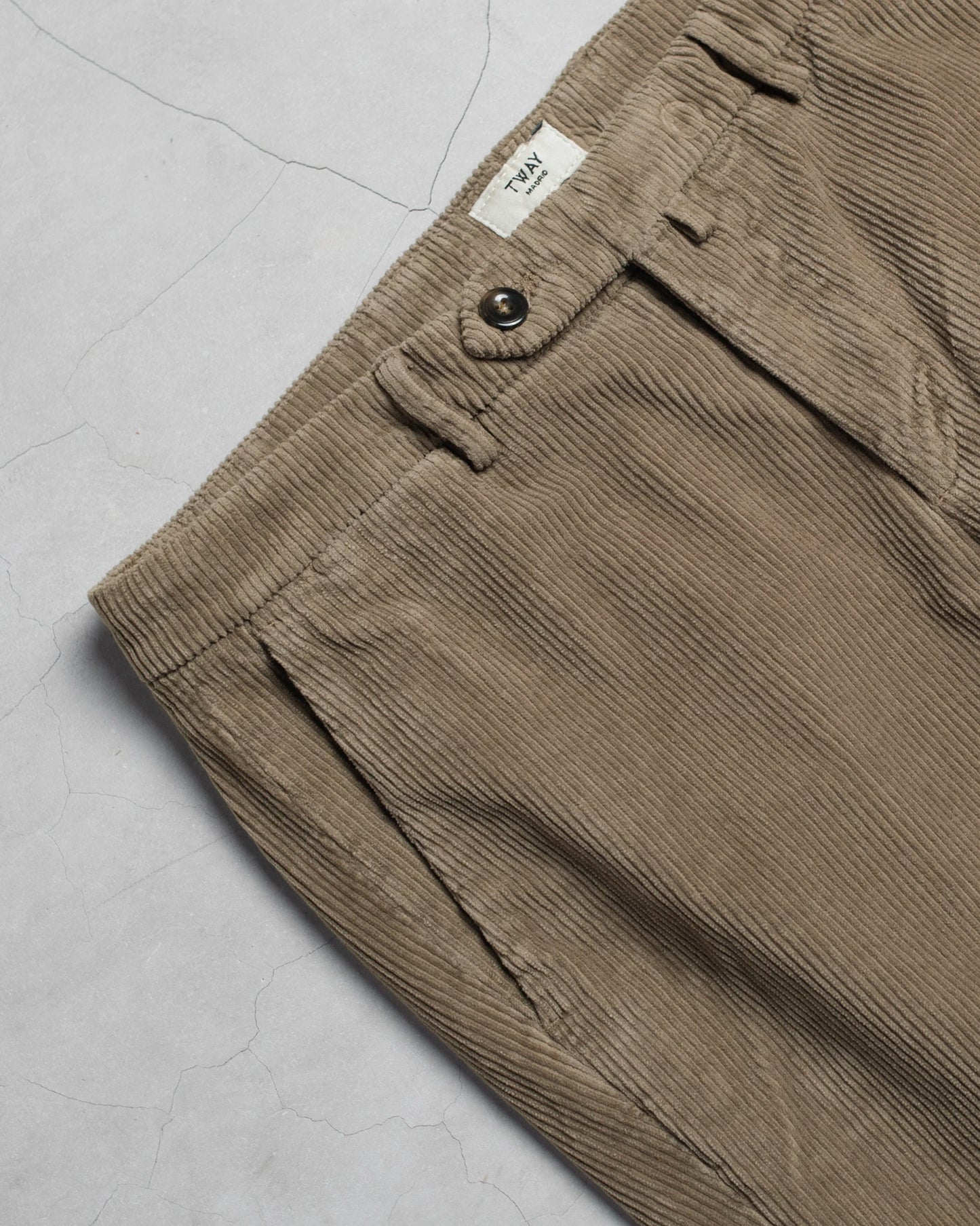 PANTALONES CHINO PANA MARRONES