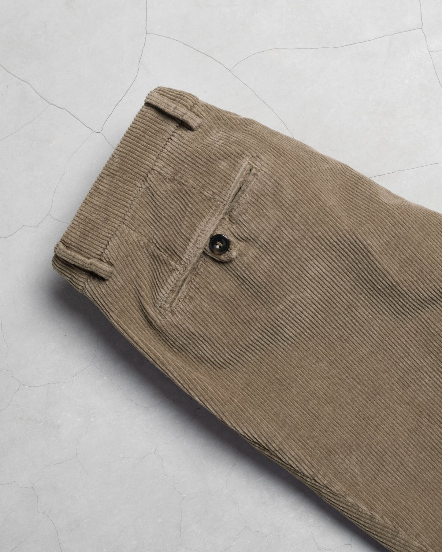 PANTALONES CHINO PANA MARRONES