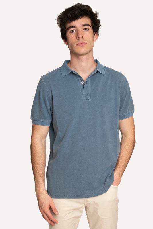 Polo azul de manga corta de la marca Tway.