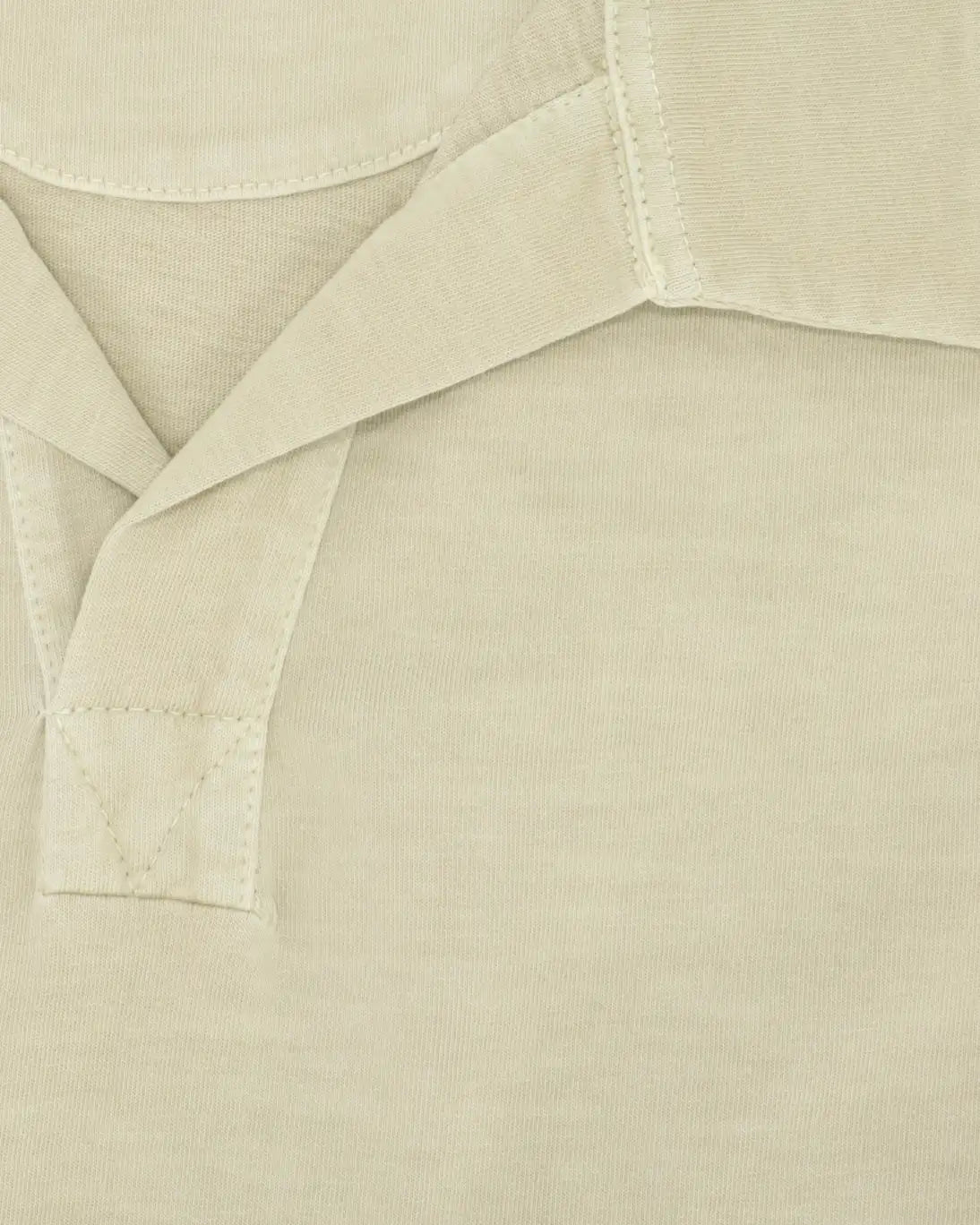 POLO PUNTO LISO SIN BOTONES BEIGE