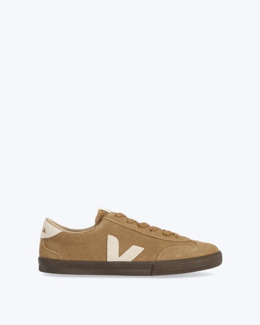 Zapatilla Volley Suede veja. Se inspiran en las zapatillas de voleibol brasileñas de los años 70.