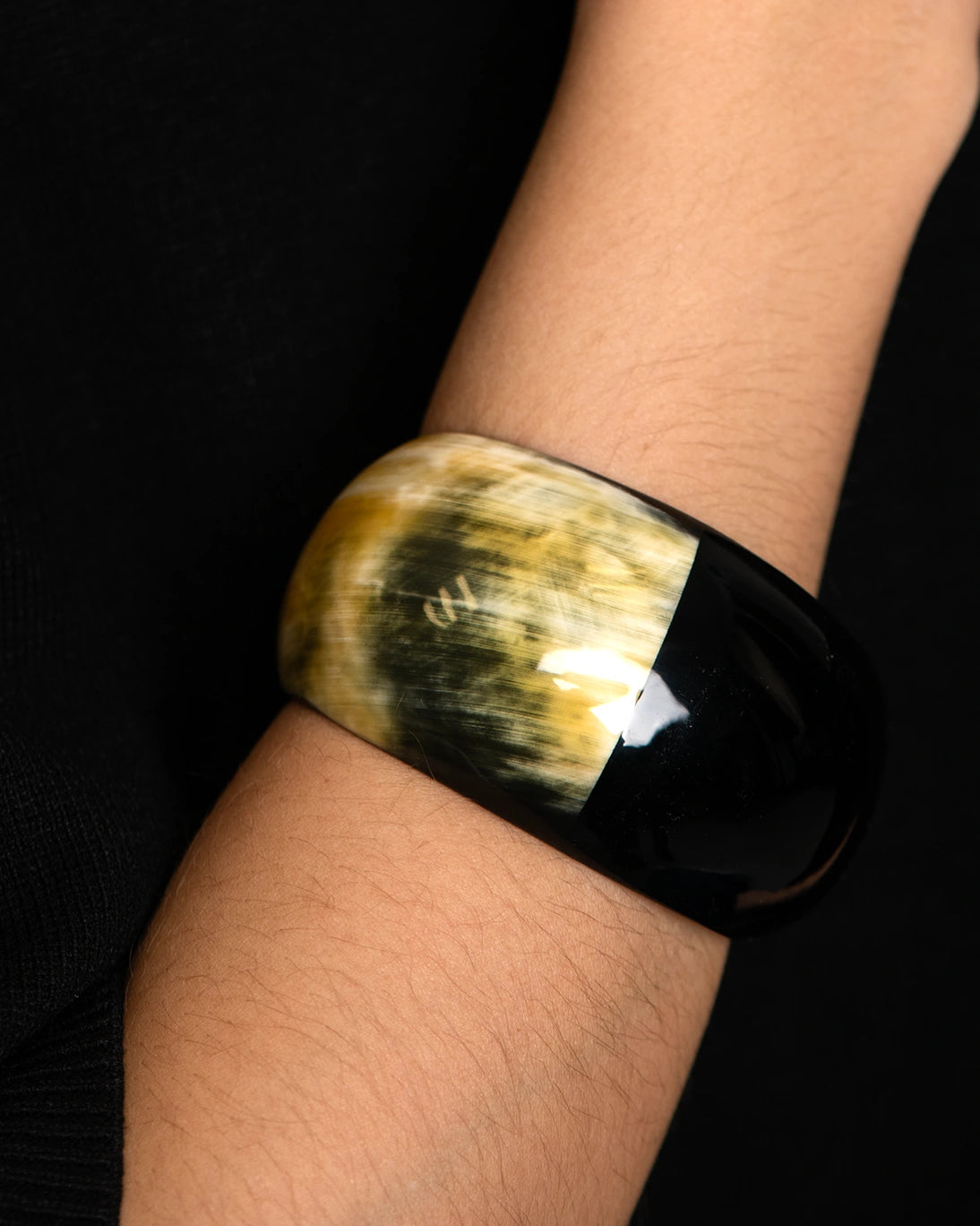 BRAZALETE CUERNO ASTA NOIR