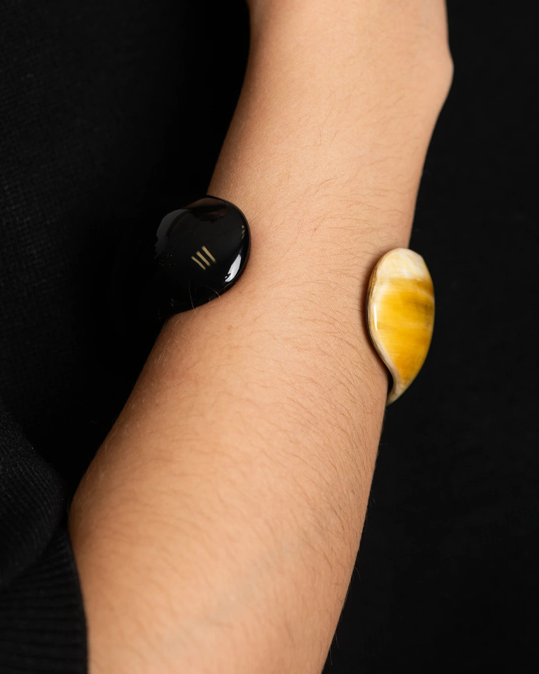 BRAZALETE CUERNO ASTA NOIR