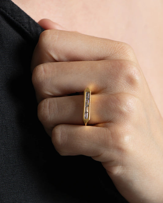 GOLD RING WITH CRYSTALS