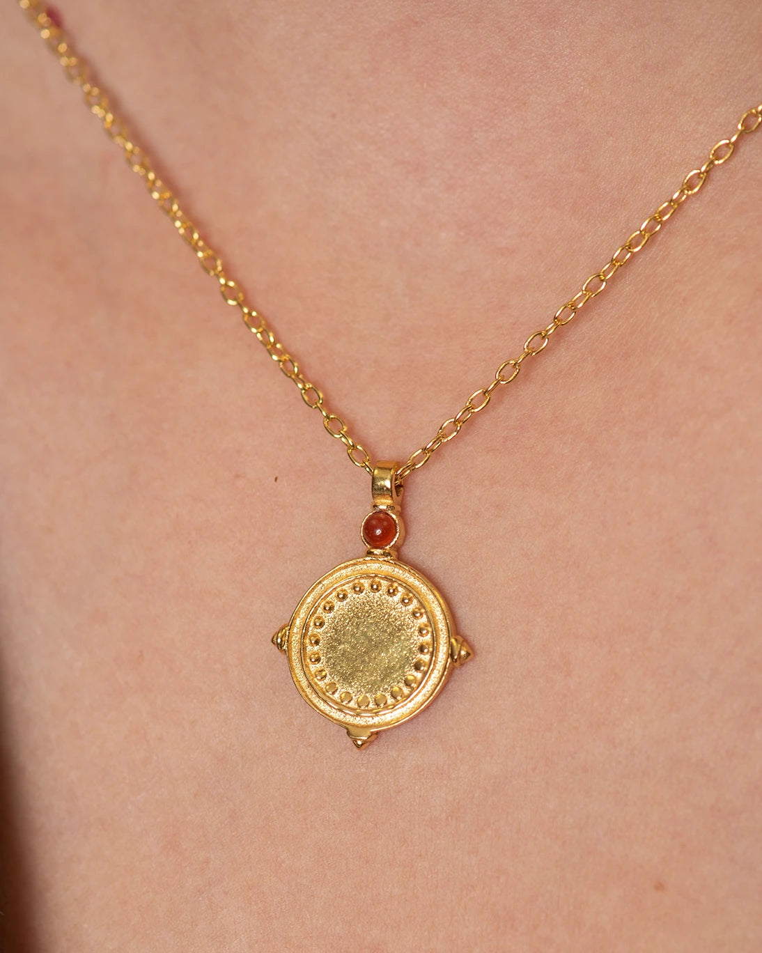 CADENA MEDALLA CORNALINA