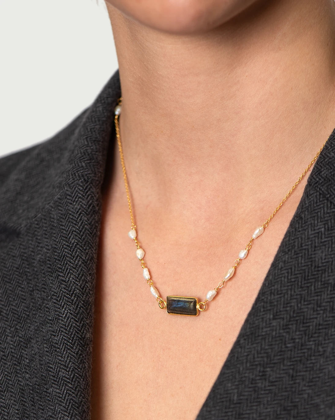 CADENA LABRADORITA Y PERLAS