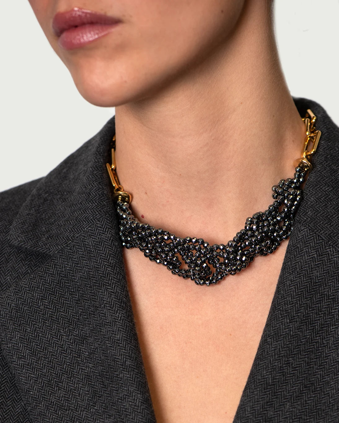 COLLAR CORTO HEMATITE