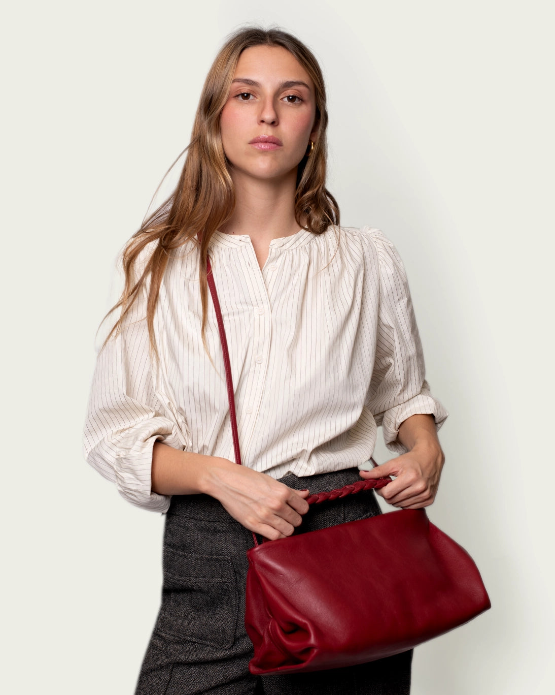 BOLSO DE HOMBRO ASA TRENZADA GRANATE 34X19CM