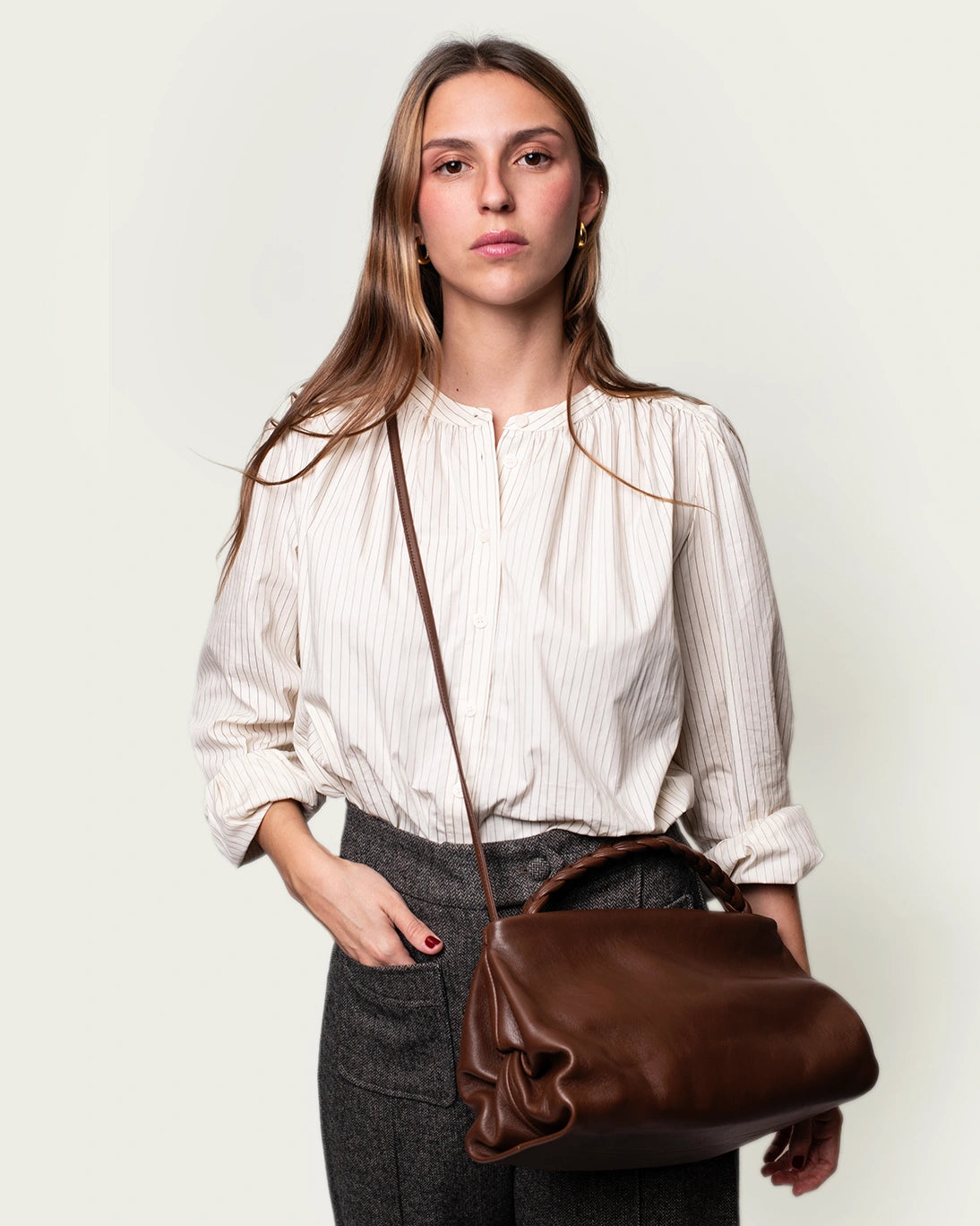 BOLSO DE HOMBRO ASA TRENZADA CHOCOLATE 34X19CM