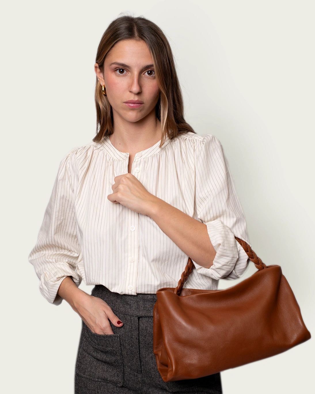 BOLSO DE HOMBRO ASA TRENZADA COGNAC 34X19CM