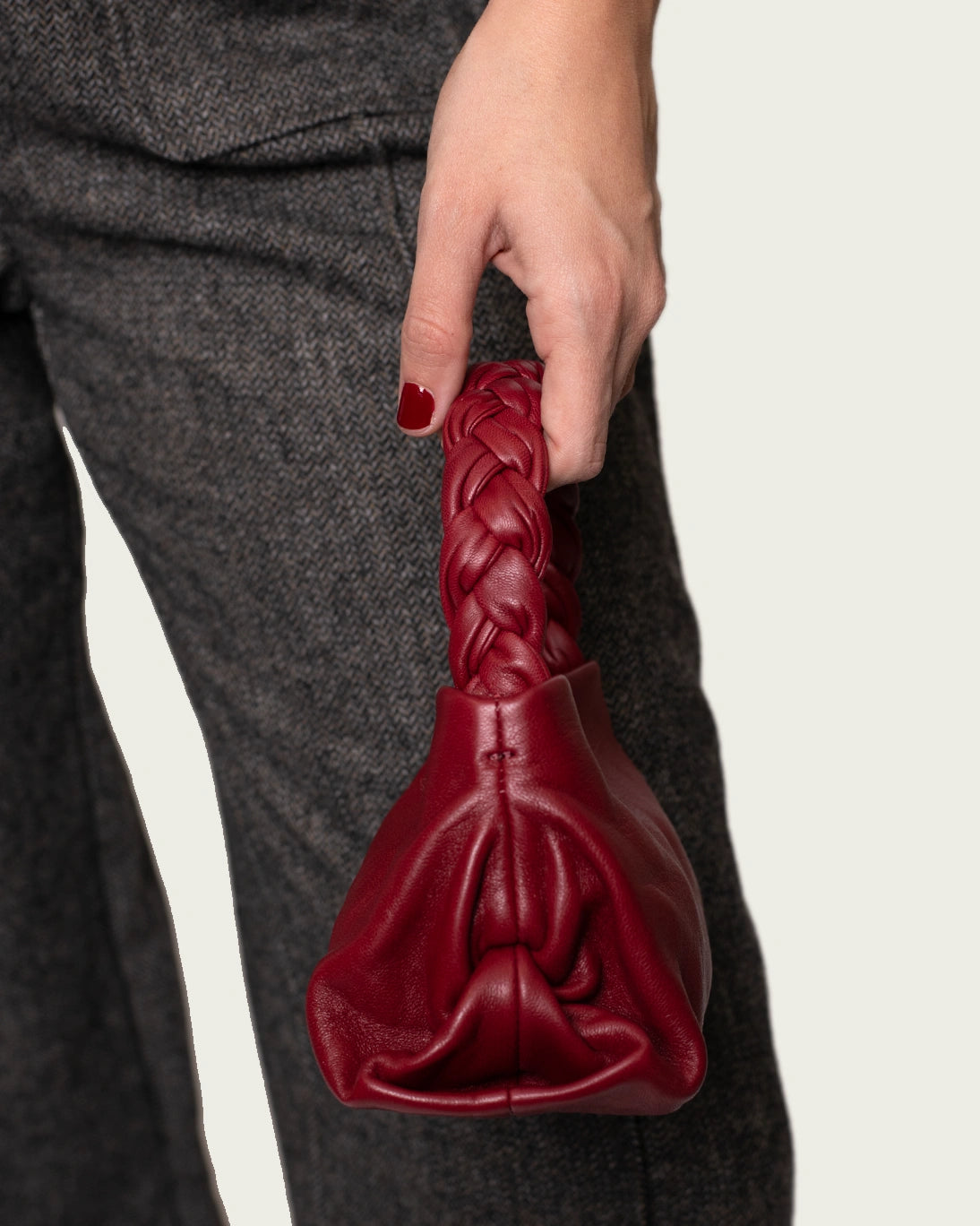 BOLSO DE MANO ASA TRENZADA GRANATE 19X11CM