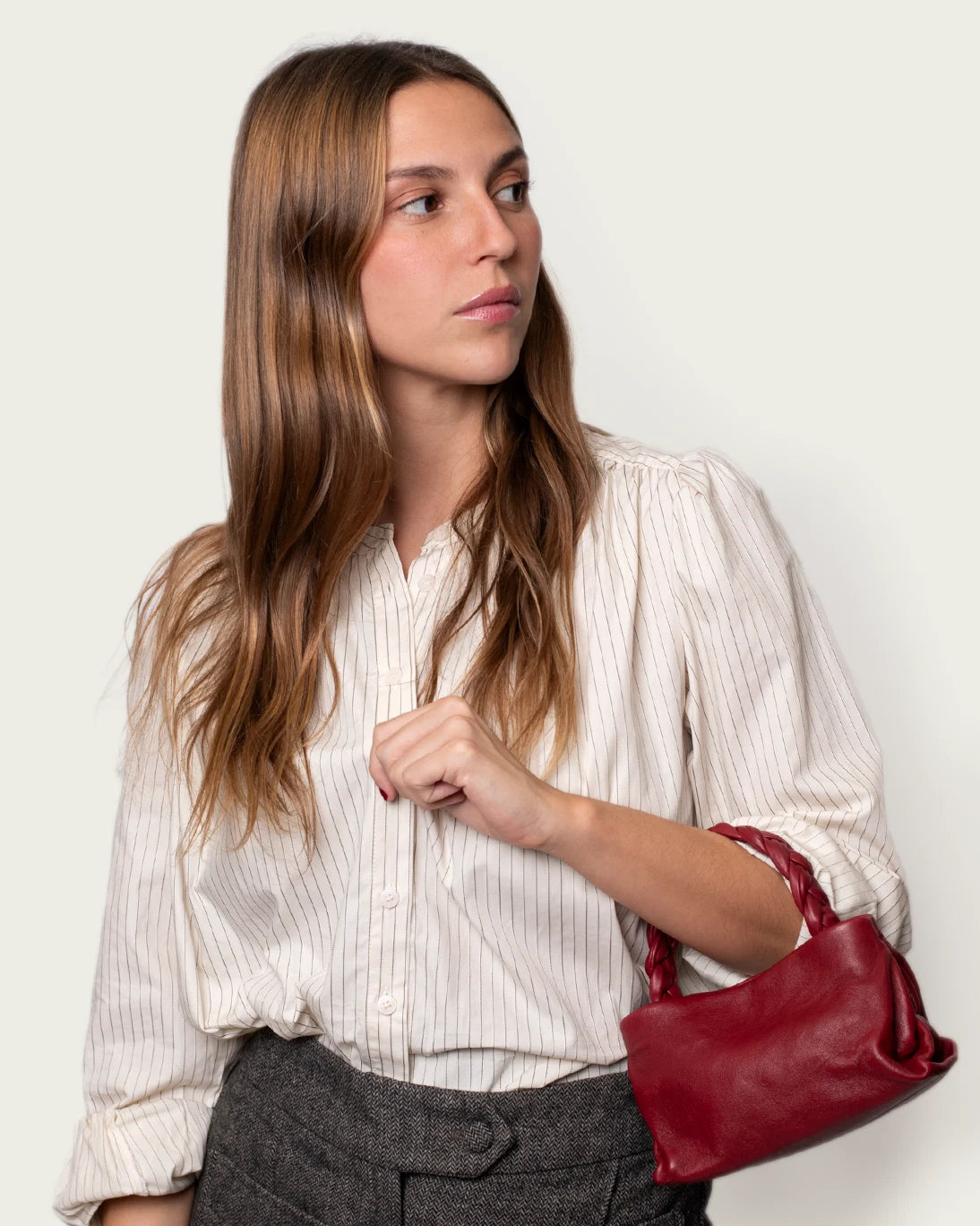 BOLSO DE MANO ASA TRENZADA GRANATE 19X11CM