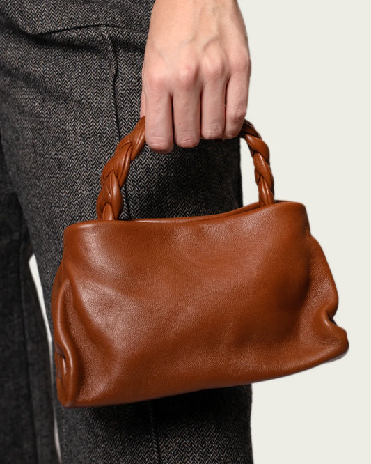 BOLSO DE MANO ASA TRENZADA COGNAC 19X11CM