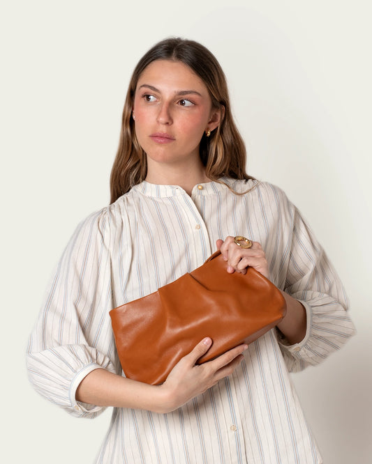 BOLSO PIEL MAYA CARAMELO 27X17CM