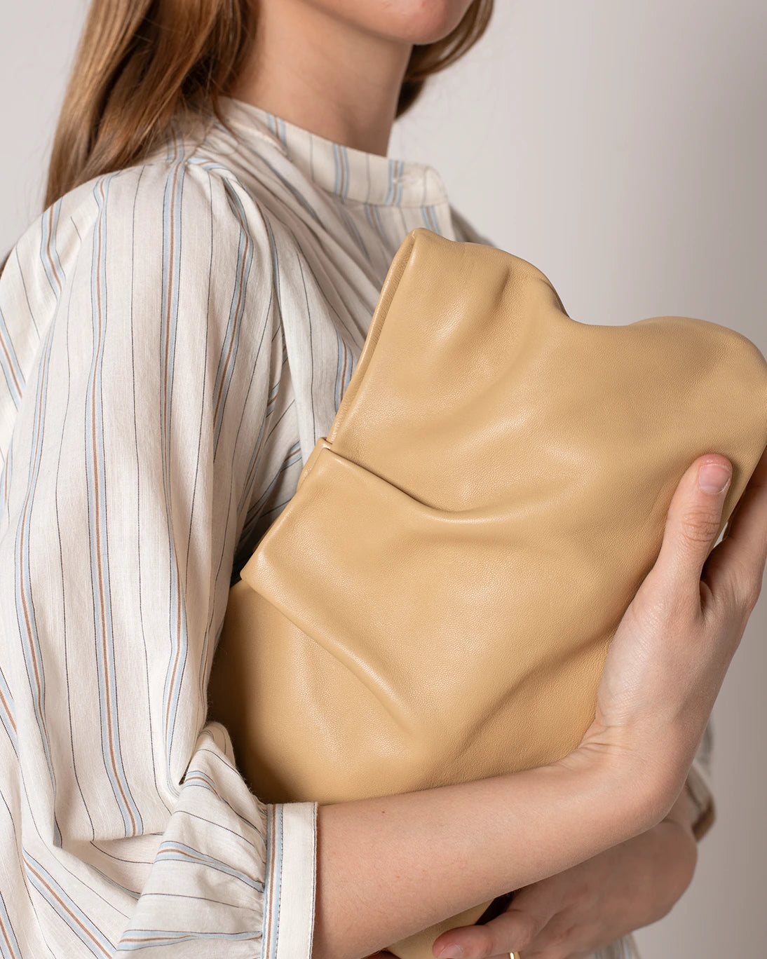 BOLSO PIEL MAYA ARENA 27X17CM