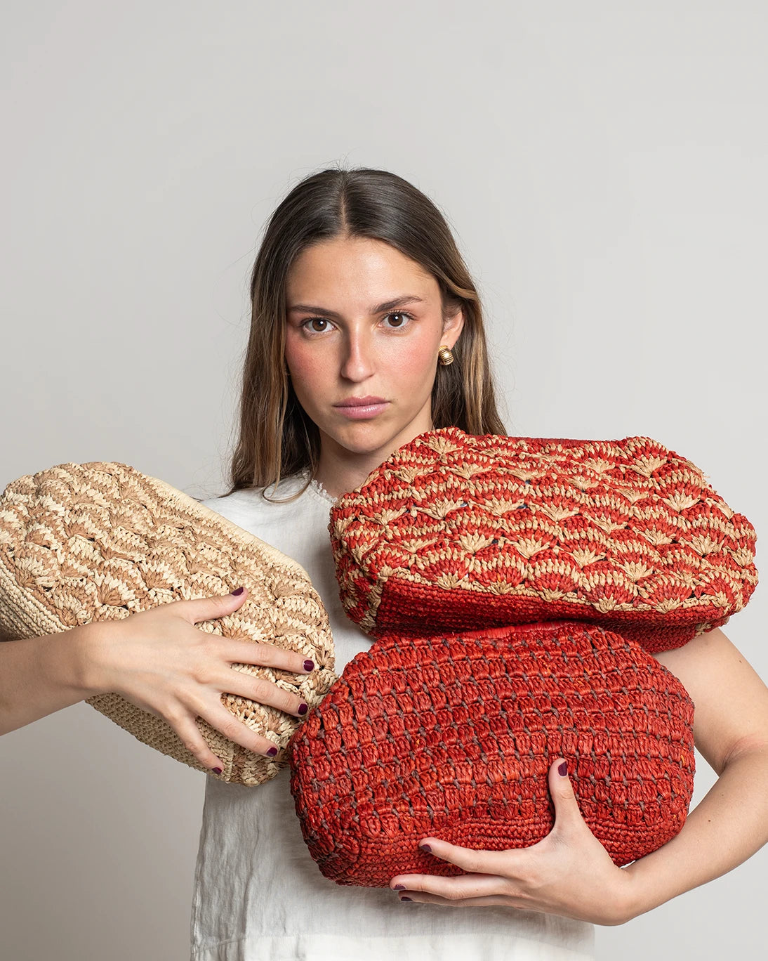 BOLSO EN RAFIA NATURAL 33X22 CM