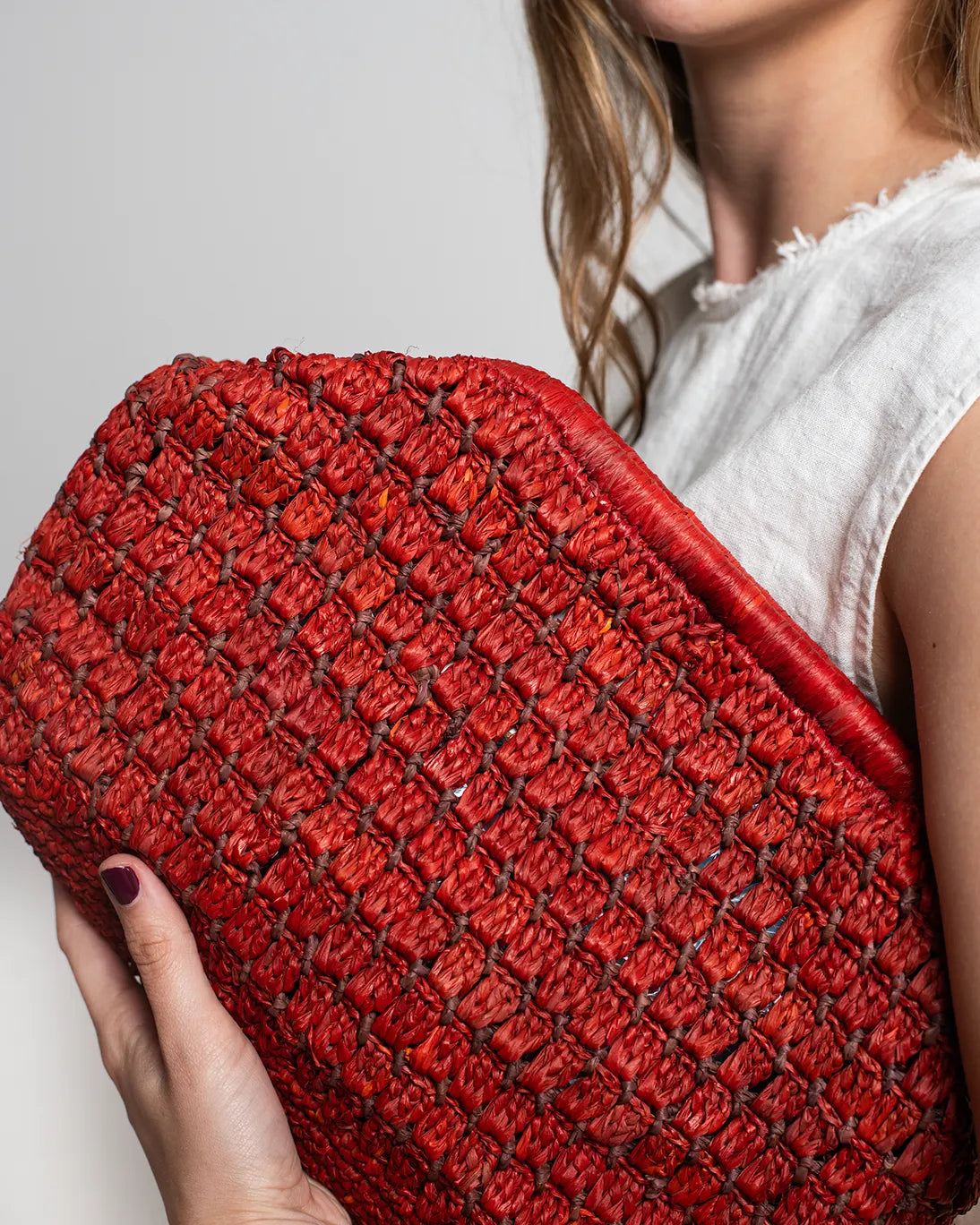 RED RAFFIA HANDBAG 33X22 CM