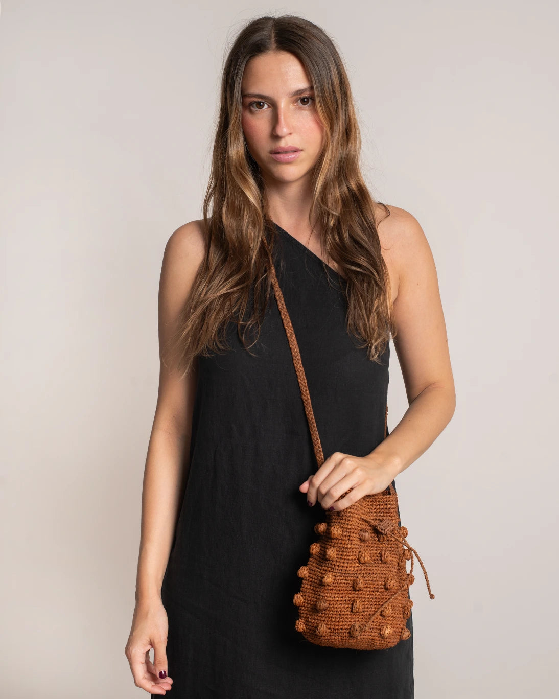 BOLSO BOMBONERA RAFIA CAMALAYA 21X15 CM