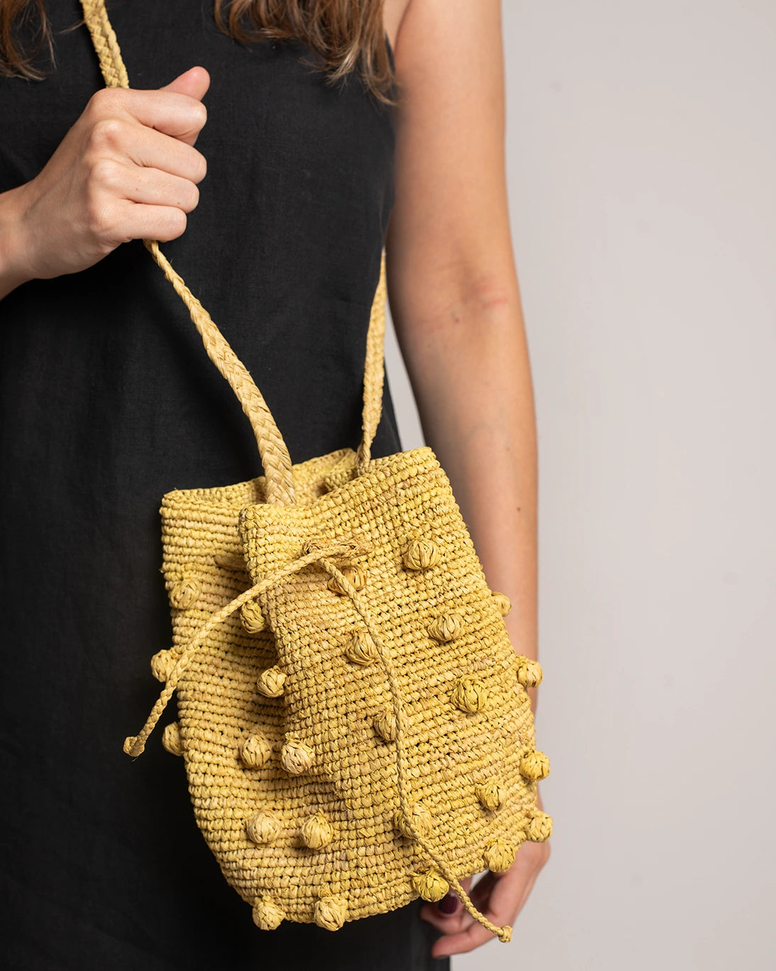 BOLSO BOMBONERA RAFIA AMARILLO 21X15 CM