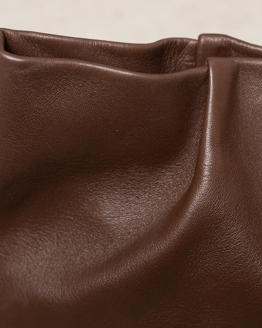 BOLSO DE PIEL AIKO CHOCOLATE